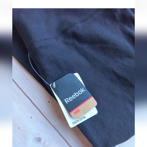 NWT Reebok Women's Sport Black Stretch Cotton Capris Size Small - Picture 3 of 6